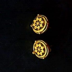 Snow flake earrings vintage avon